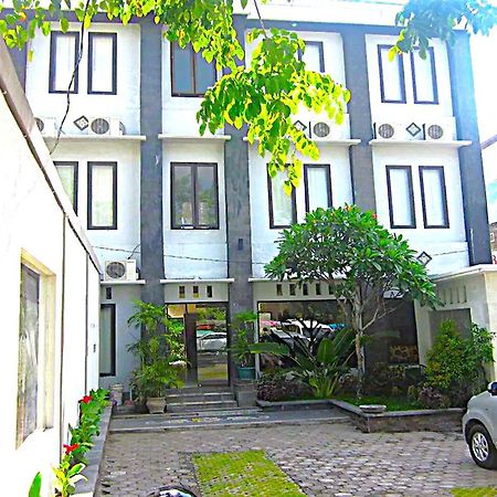 Hotel Warta Dua Denpasar Exterior foto