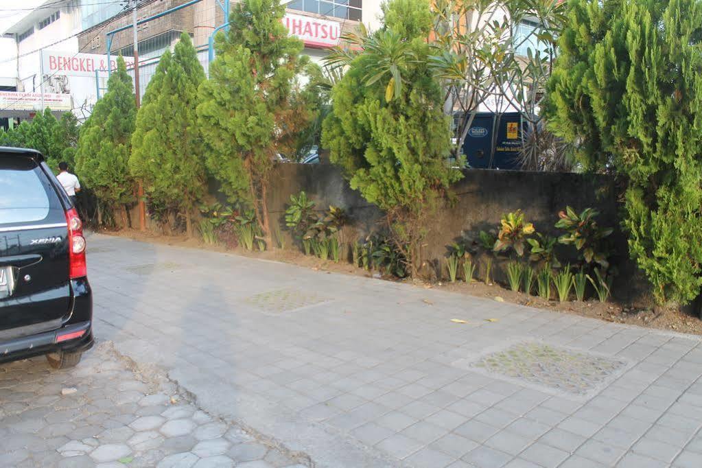 Hotel Warta Dua Denpasar Exterior foto